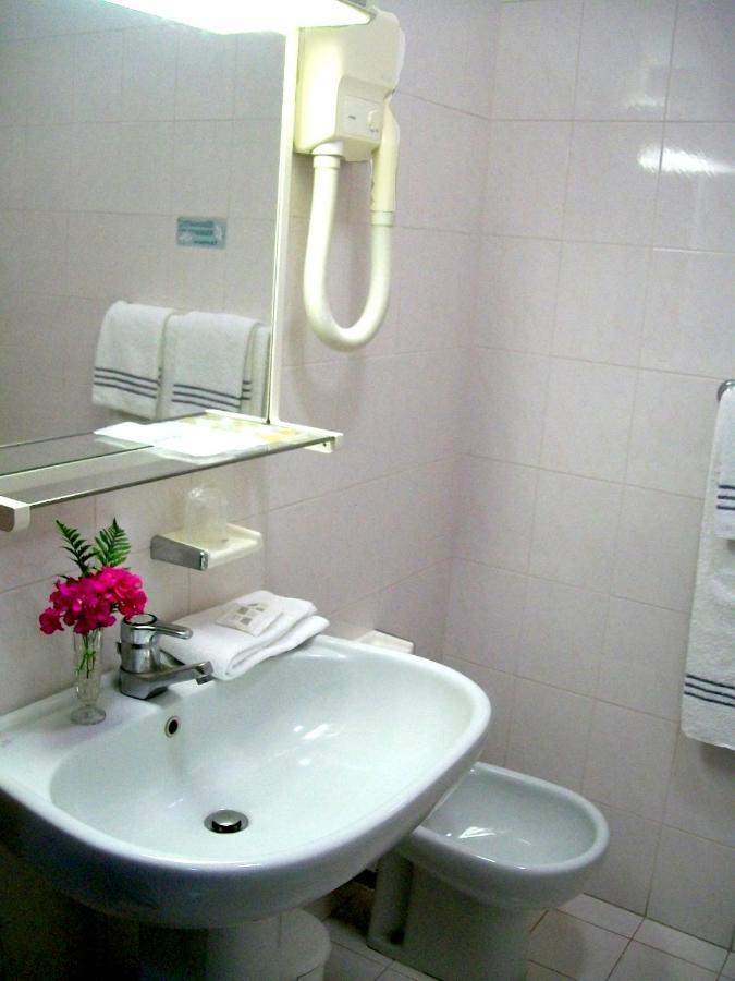 Hotel Du Parc Atri Extérieur photo