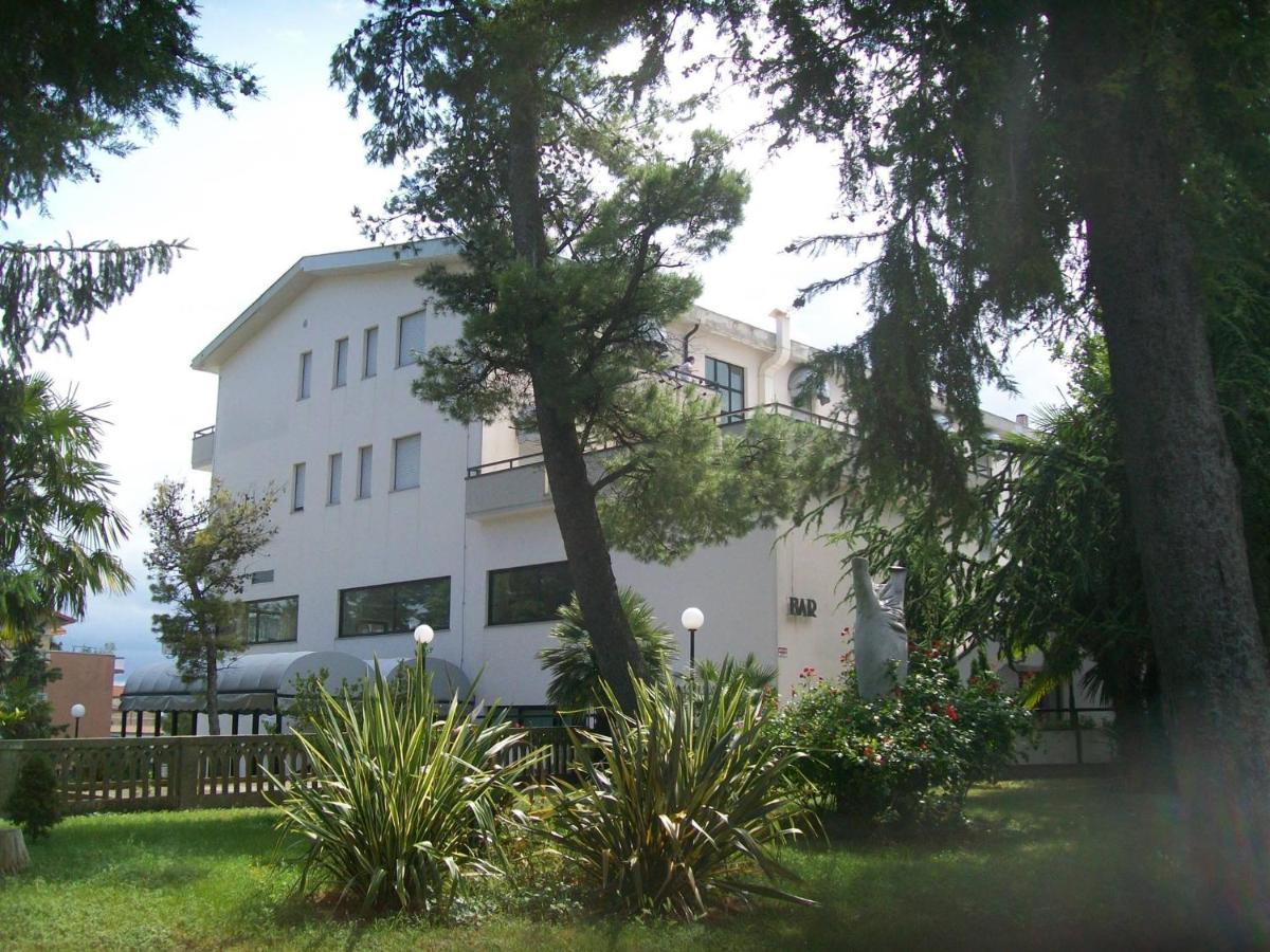Hotel Du Parc Atri Extérieur photo