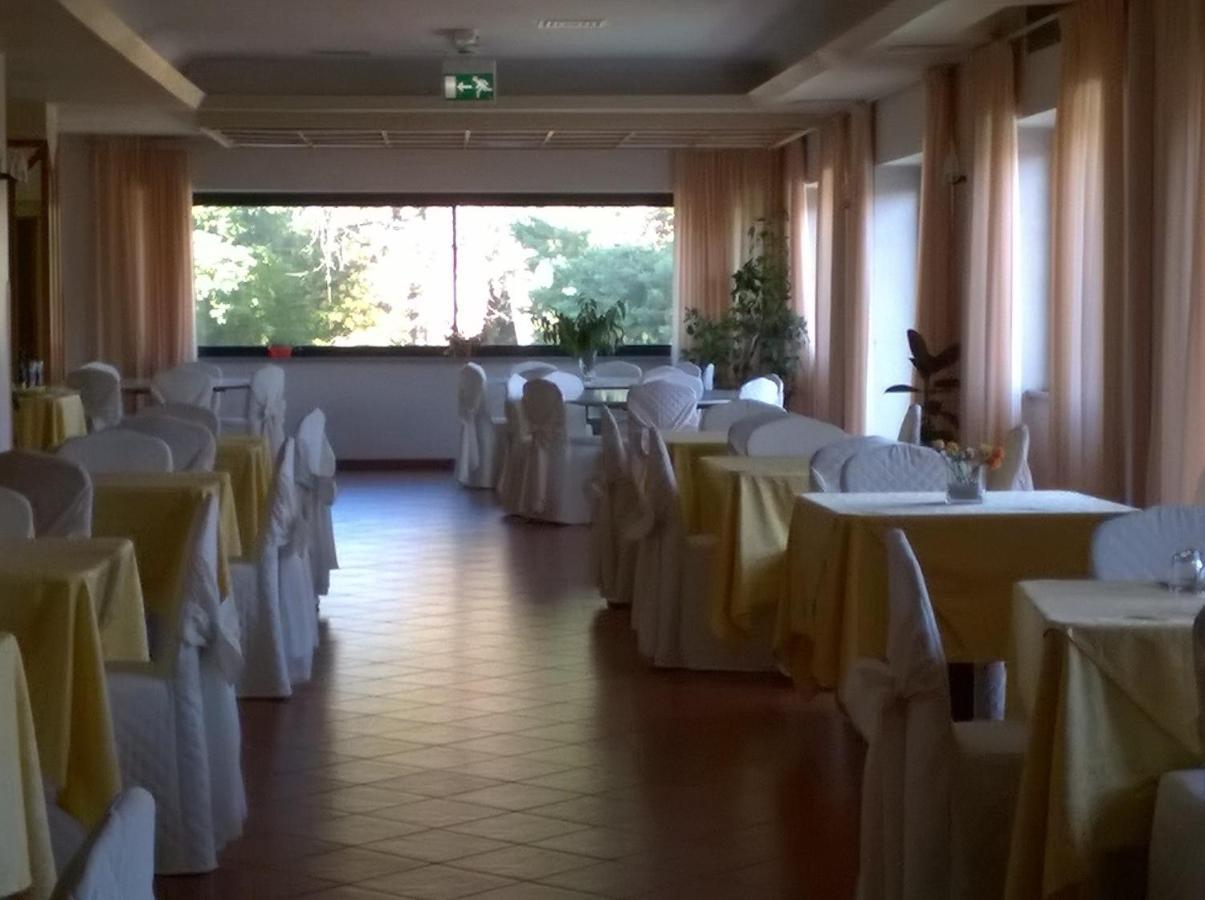 Hotel Du Parc Atri Extérieur photo