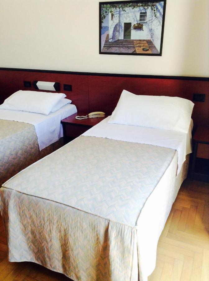 Hotel Du Parc Atri Extérieur photo