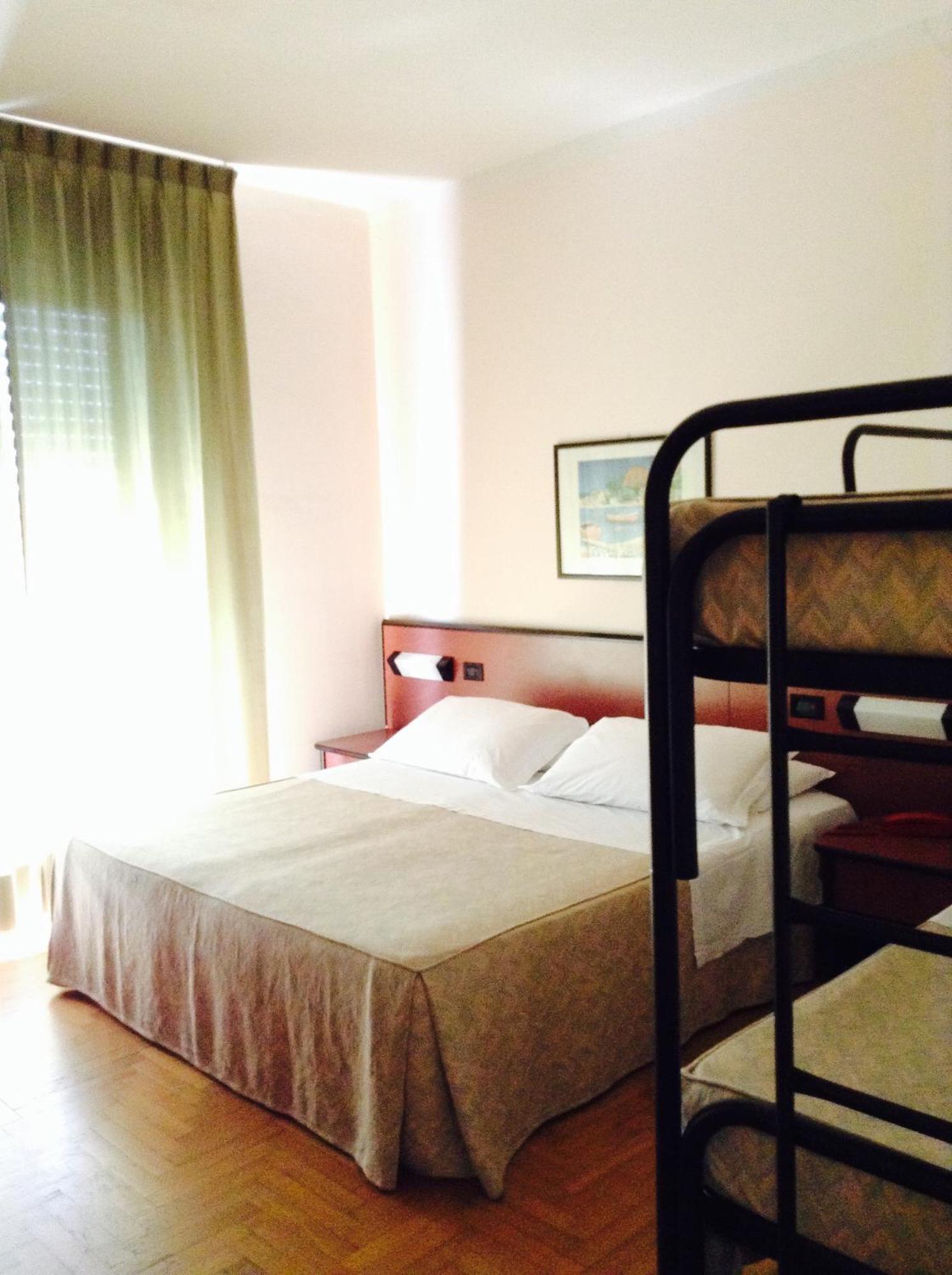 Hotel Du Parc Atri Extérieur photo