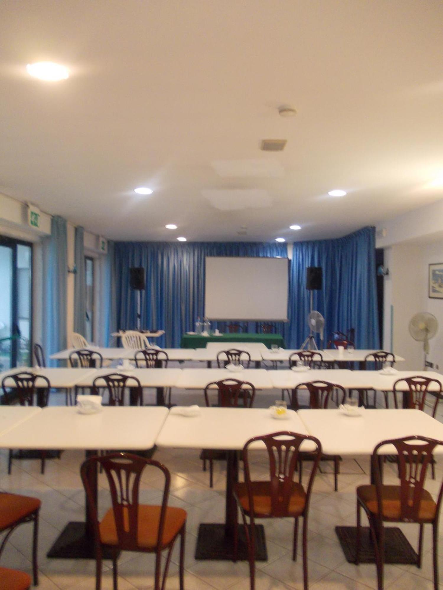Hotel Du Parc Atri Extérieur photo