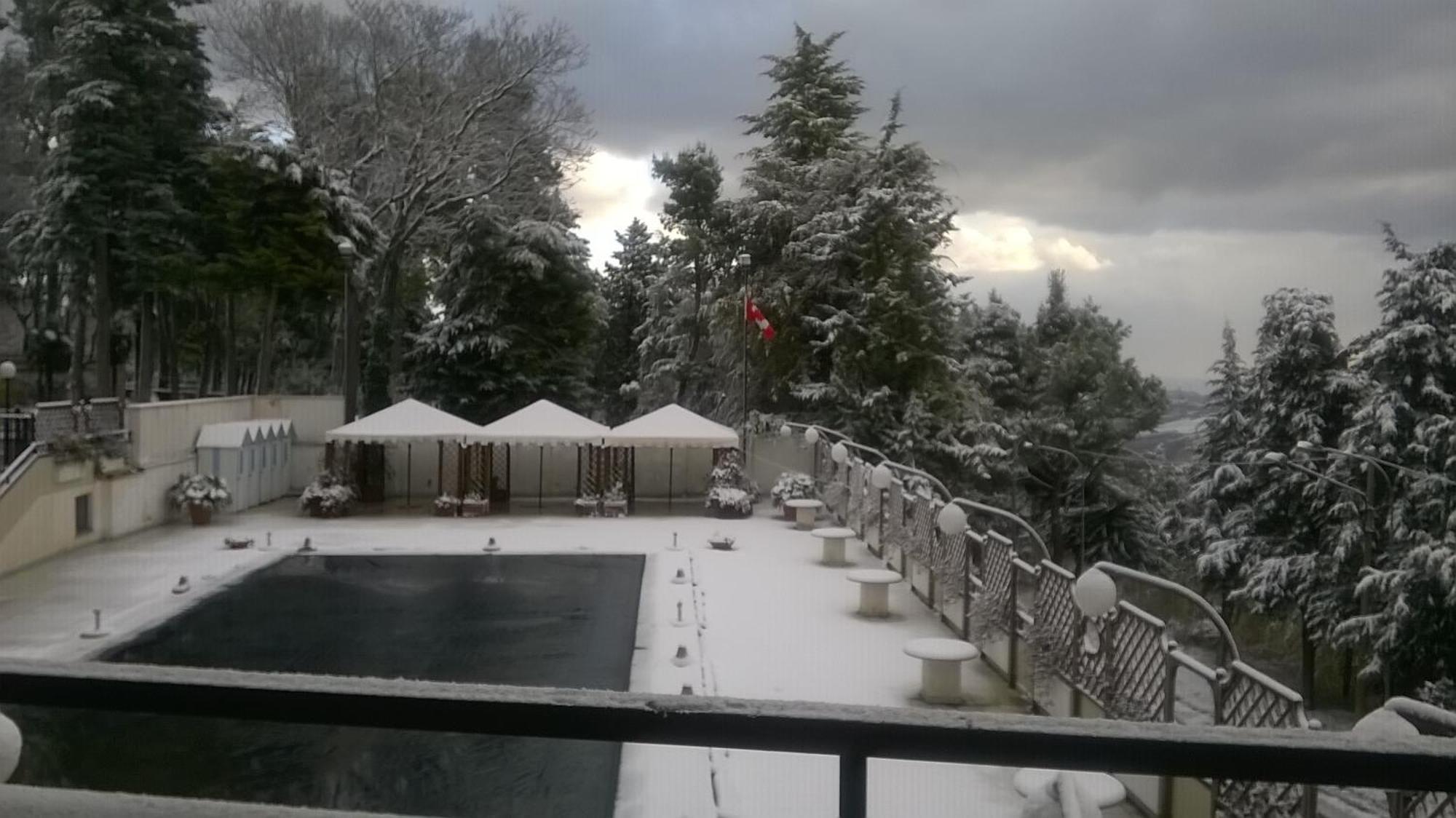 Hotel Du Parc Atri Extérieur photo